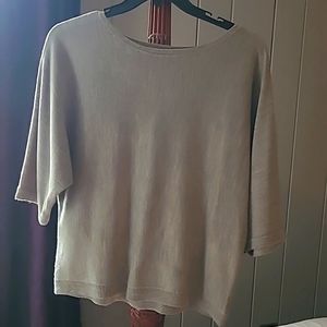 New York & Company ladies pullover lightweight sweater. Size L